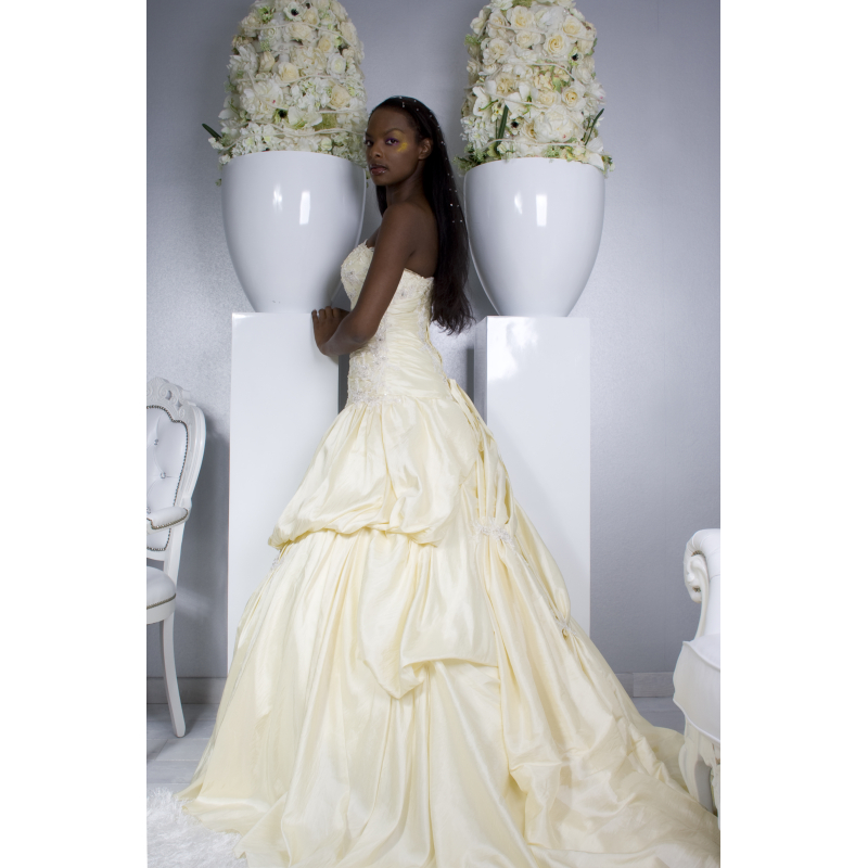 Bruidsjurk "Valery". Maat 36/38